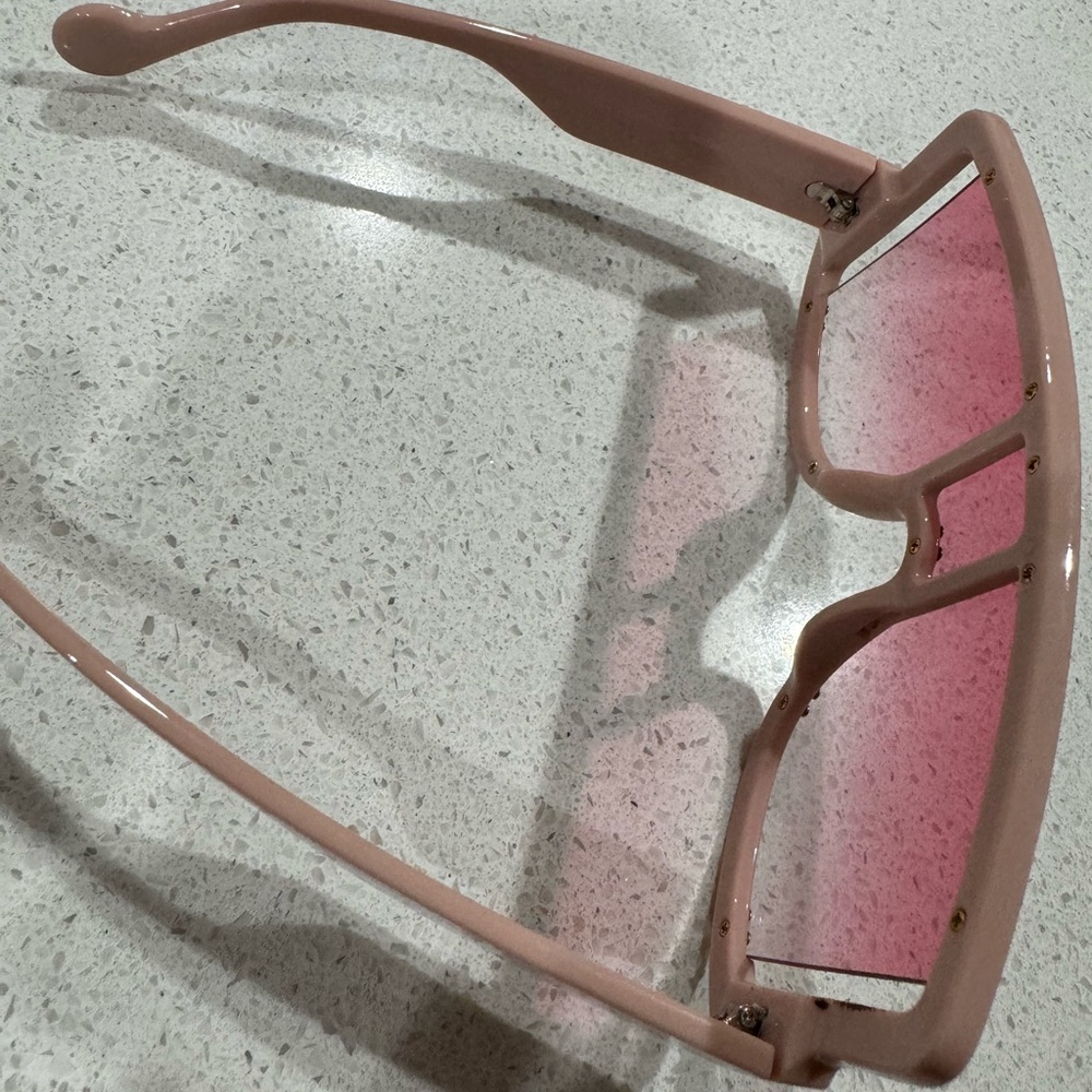 Pink sunglasses - Picture 9 of 9